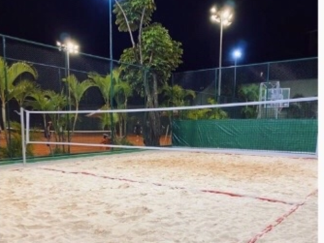 Quadra de vôlei 
Vc encontrou o Gabriel 
Ele te olhou e sorriu pra vc