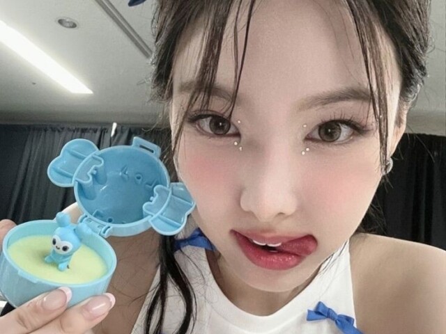 Nayeon ( TWICE )