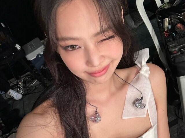 Jennie ( BLACKPINK )