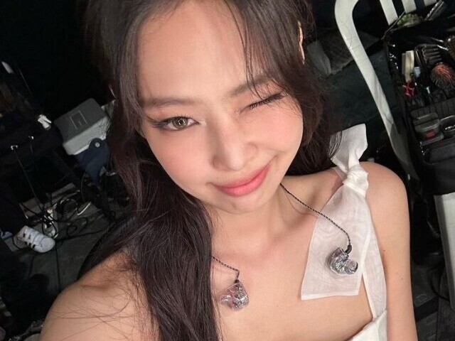 Jennie ( BLACKPINK )