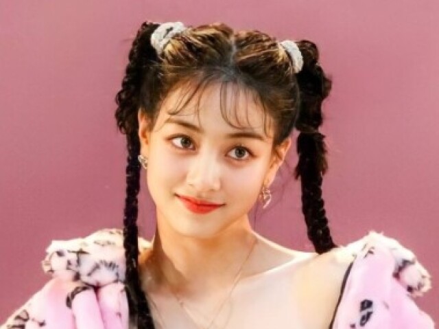 • Jihyo •