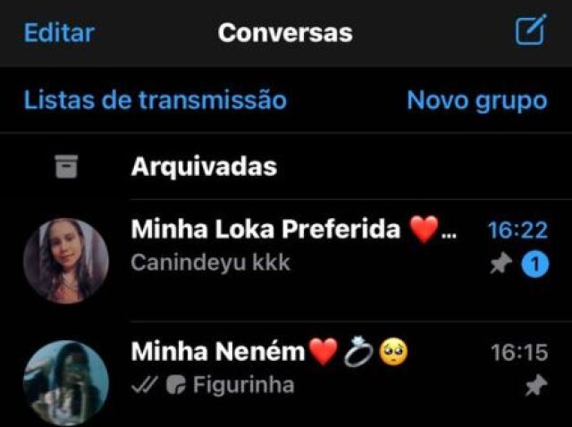 Conversar com as amigas pelo whatspp