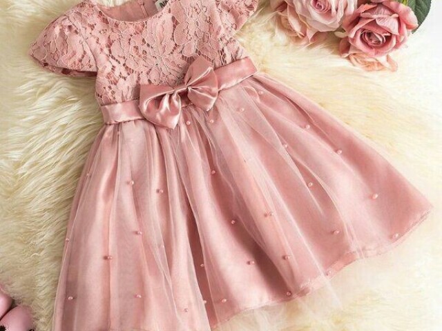 Esse vestido Rosa com Laço