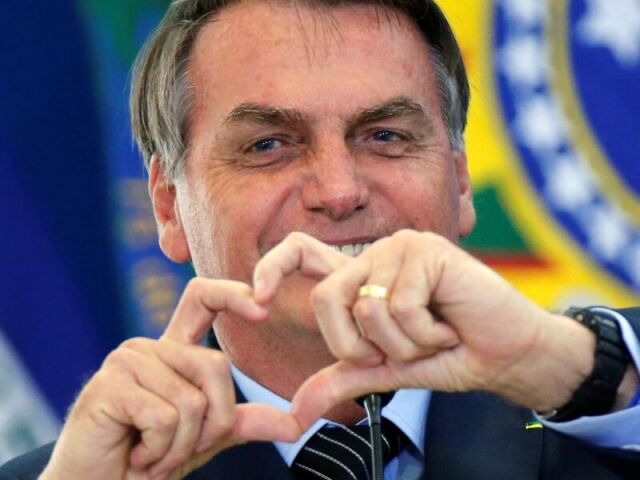 bolsonaro q estalou os dedos e nos fez a sua imagem e semelhança