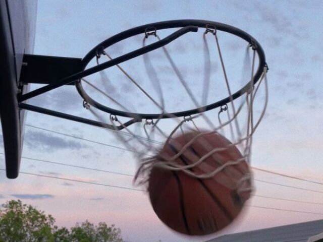 Basquete.