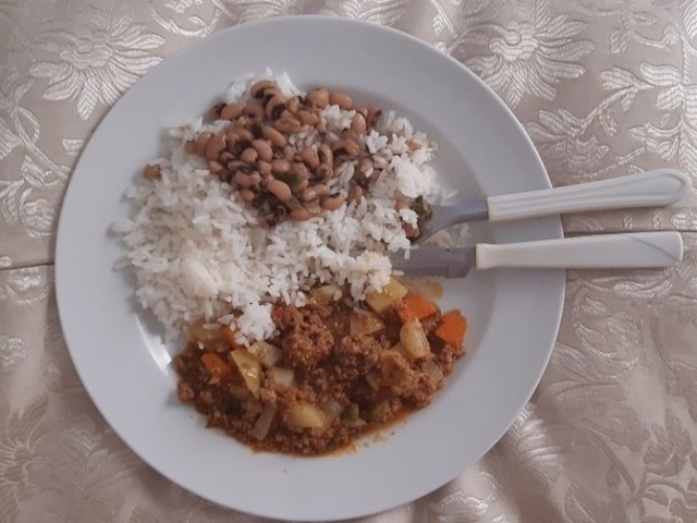 Arroz, feijão e carne