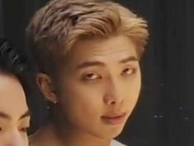 namjoon, fez essa cara pra você KKKK