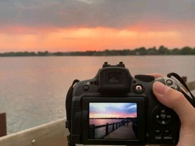 Uma câmera fotográfica