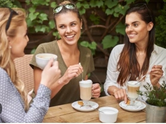 Tomar café com as amigas