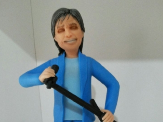 boneco do Roberto Carlos