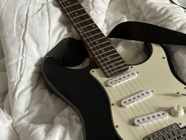 simm, guitarra obv