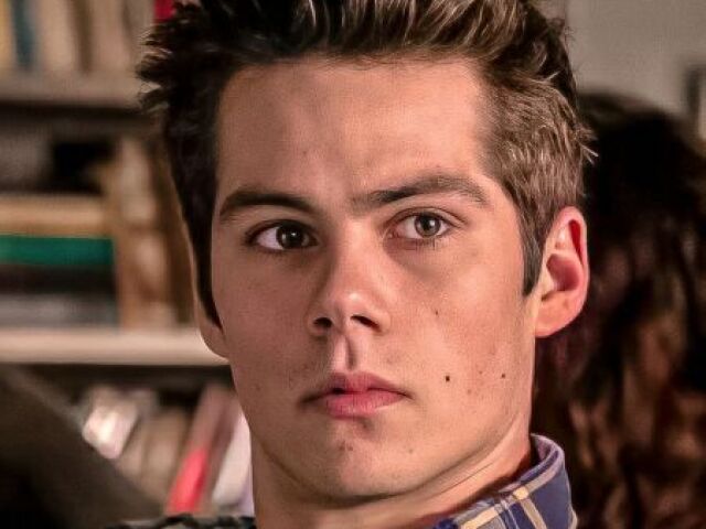 O istiles(se ele for seu amigo, ele gosta de vc e te contou)