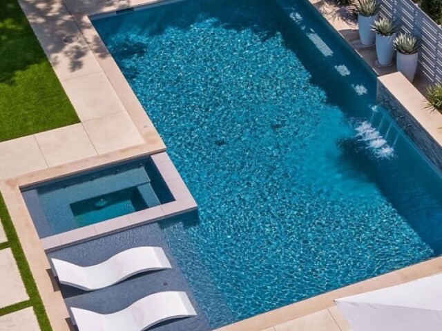 Ficar em uma casa com essa piscina por 1 mês