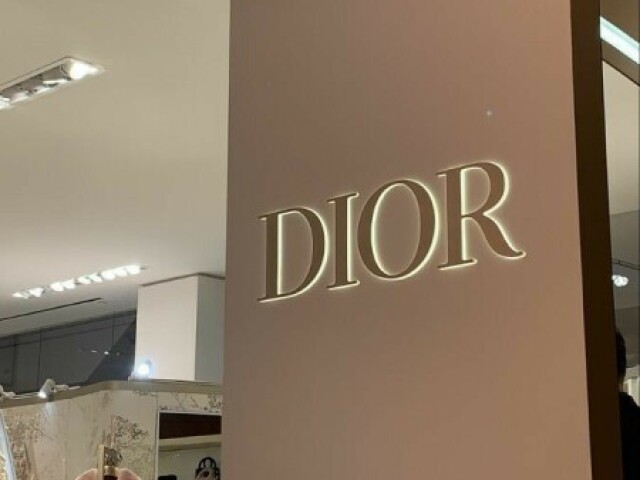 DIOR