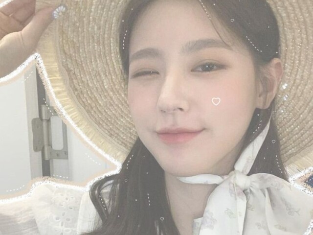 ⤷ Miyeon ( (G)I-dle )