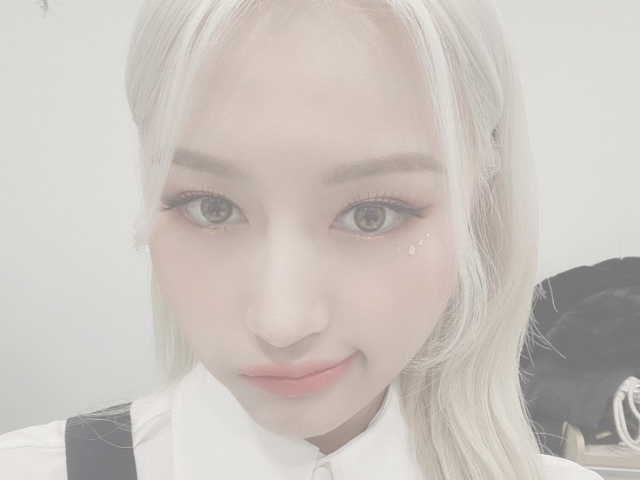 ⤷ Siyeon ( Dreamcatcher )