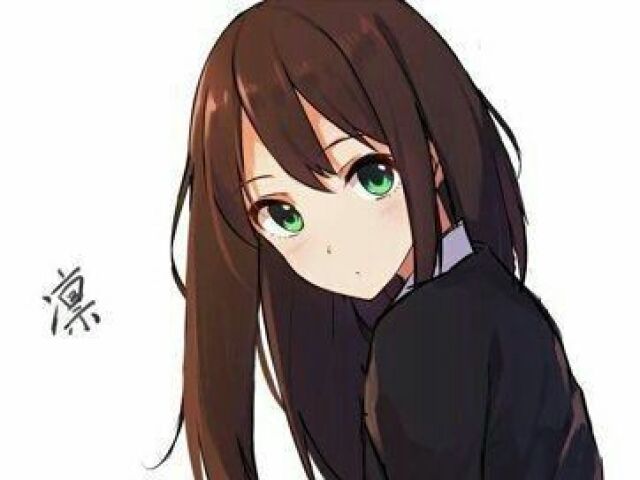 Olho verde com cabelo castanho.