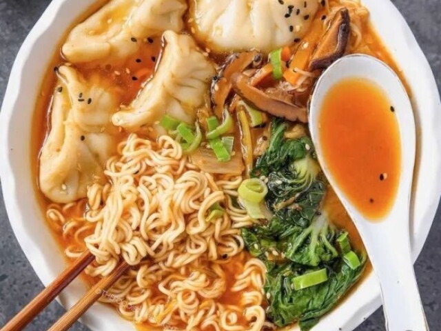 Kimchi com noodle soup