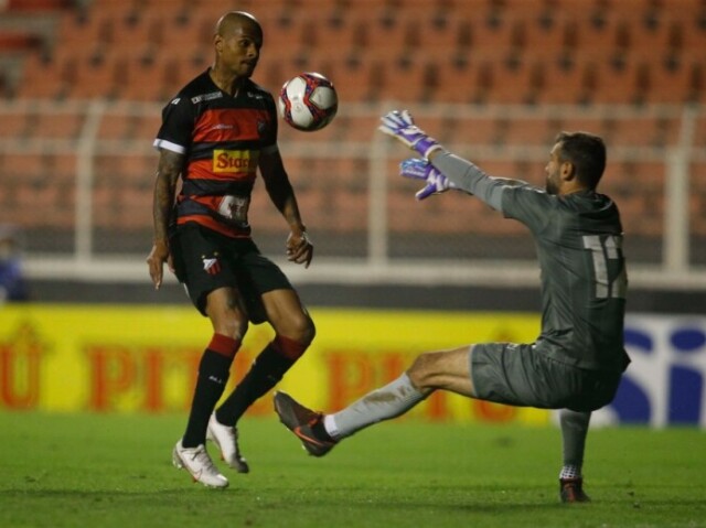 CHAPÉU NO GOLEIRO ... MEIO ...