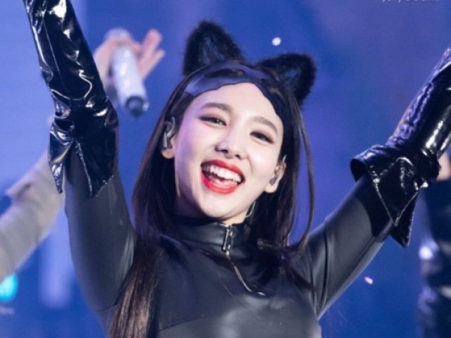 🦇 — Nayeon (TWICE)