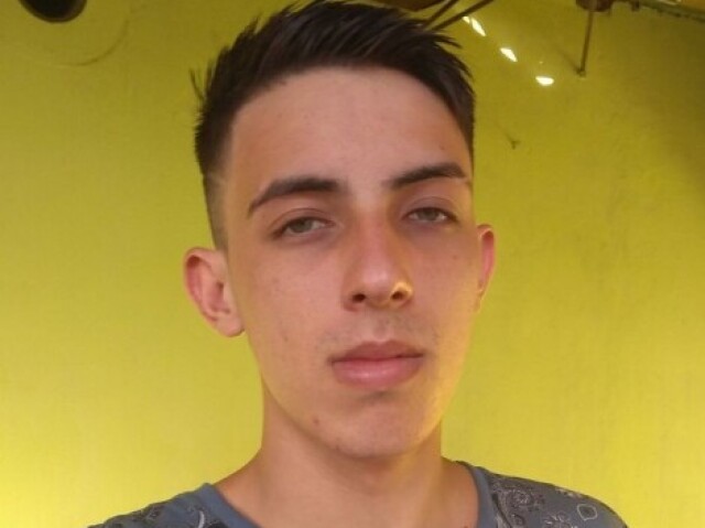 (Guilherme) esse é o seu amigo gamer, ele veio jogar games com você (ele vai dar mais atenção pros games doq pra vc)