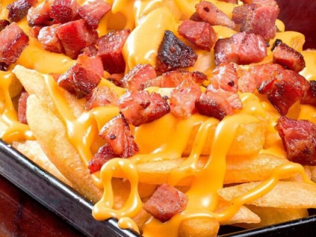 Batata frita com cheddar e bacon