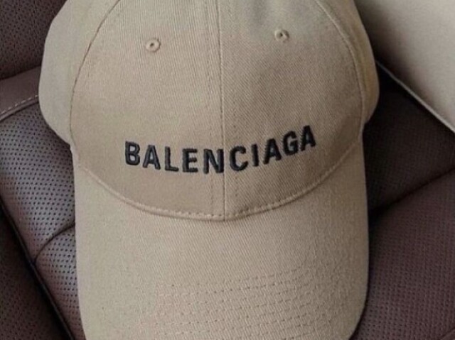 Boné da balenciaga bege