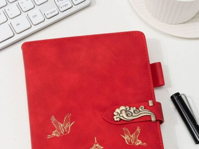 Caderno vermelho