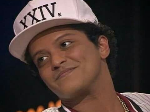 Bruno Mars apenas