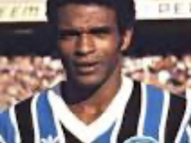 Tarcísio flecha negra