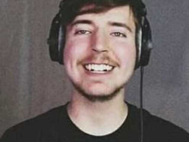 mr beast: a n fode nesse tempo q eu e ele tivemos sozinho ou eu viro AMG dele ou eu fodo ele enfim nas duas eu fico rico