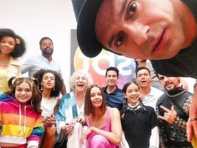 Livia, Teo, Julieta e Patrick