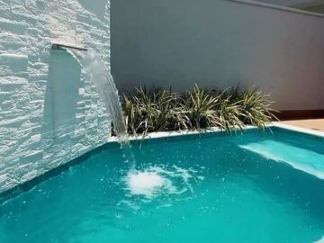 tu en la piscina