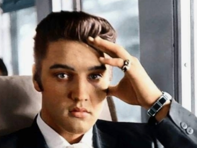 Elvis Aron Presley