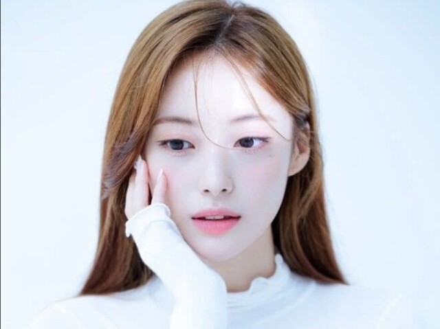 Birth name:Kailaini Jay go
Name stage:Kaia
Naciolidade:chinesa
Posições:
Main vocal
Lead rapper