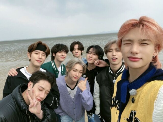 Stray Kids