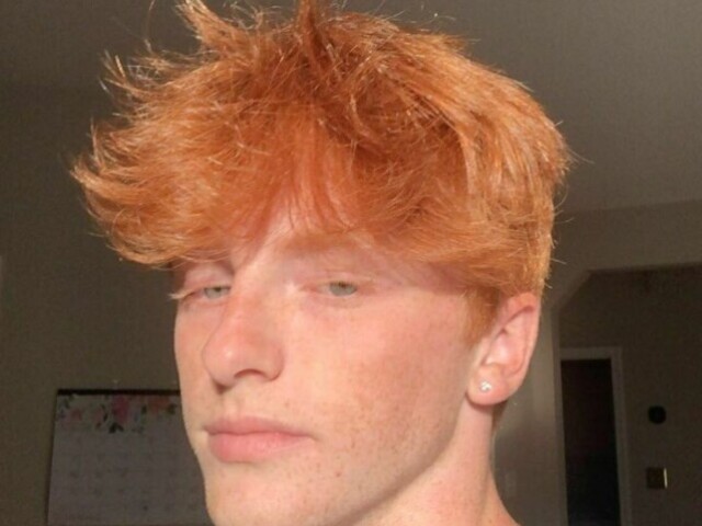 Ruivo
Lindo pra caralho