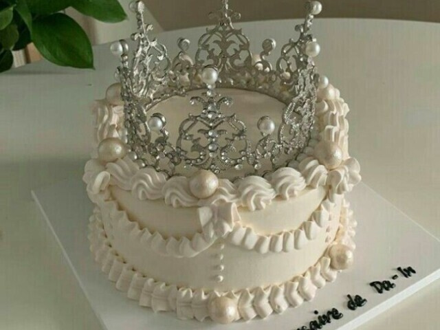 Bolo de princess né gnt🎂👑