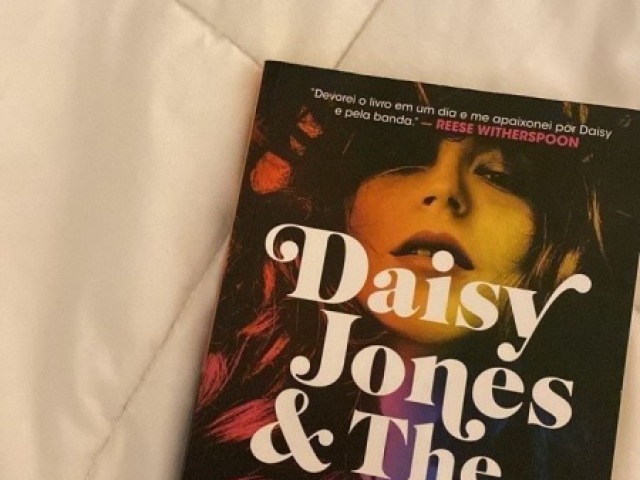 Daisy Jones & The Six (romance, drama)