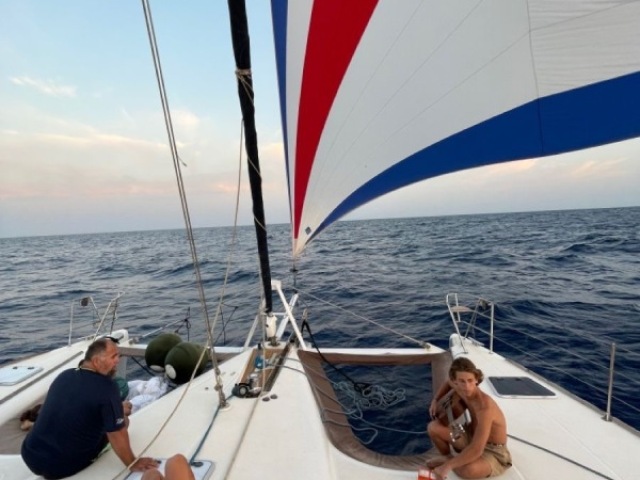 Barco a vela porque as experiências começam desde a ida até a volta!