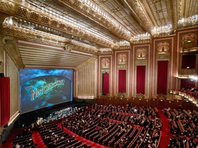 Comprar meus ingressos e assistir o famoso espetáculo de O Quebra Nozes de ballet no natal!